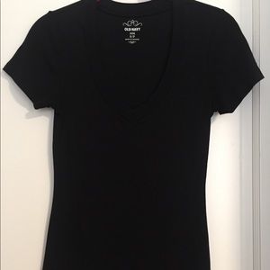 Black v neck Old Navy tee